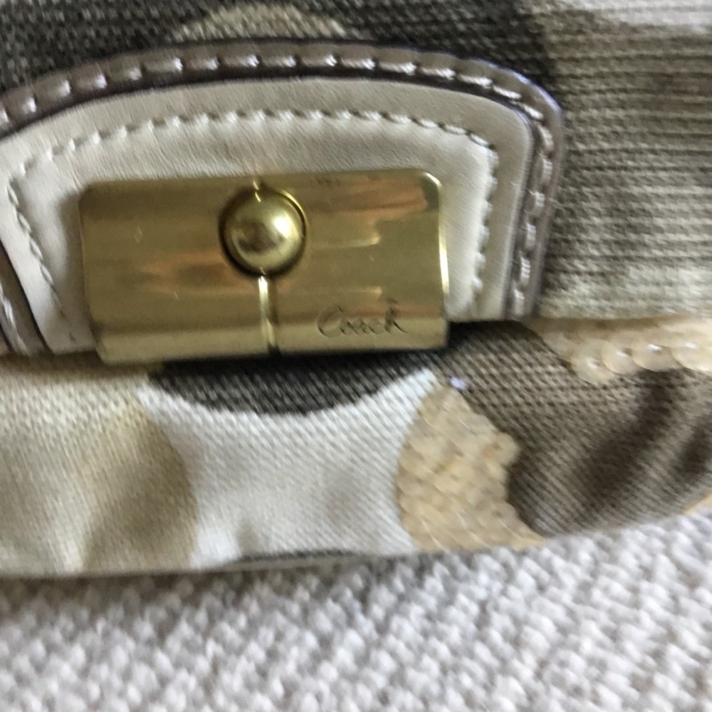 Coach Hobo Bag in Cream and Brown - Picture 3 of 16